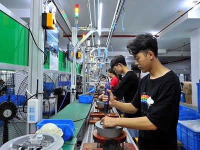 焦点访谈：共享员工破“两难”