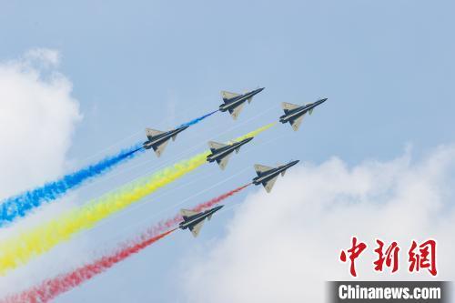 现场直击空军表演：八一飞行表演队换装歼-10C后国内首秀